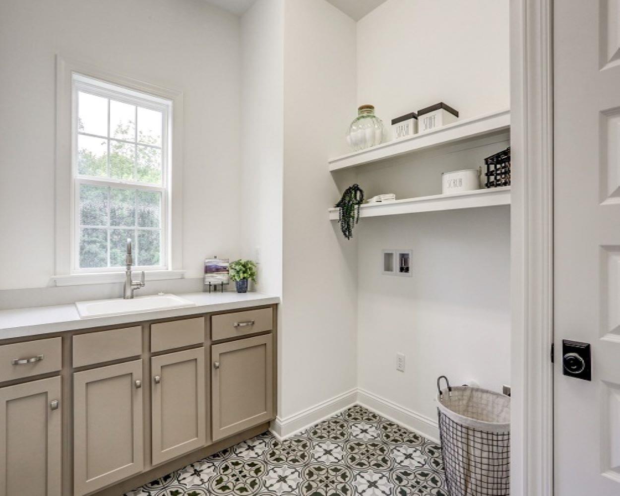 Double Laundry Shelves, Wall-to-Wall from 5 to 8 LF (Detail i1080)