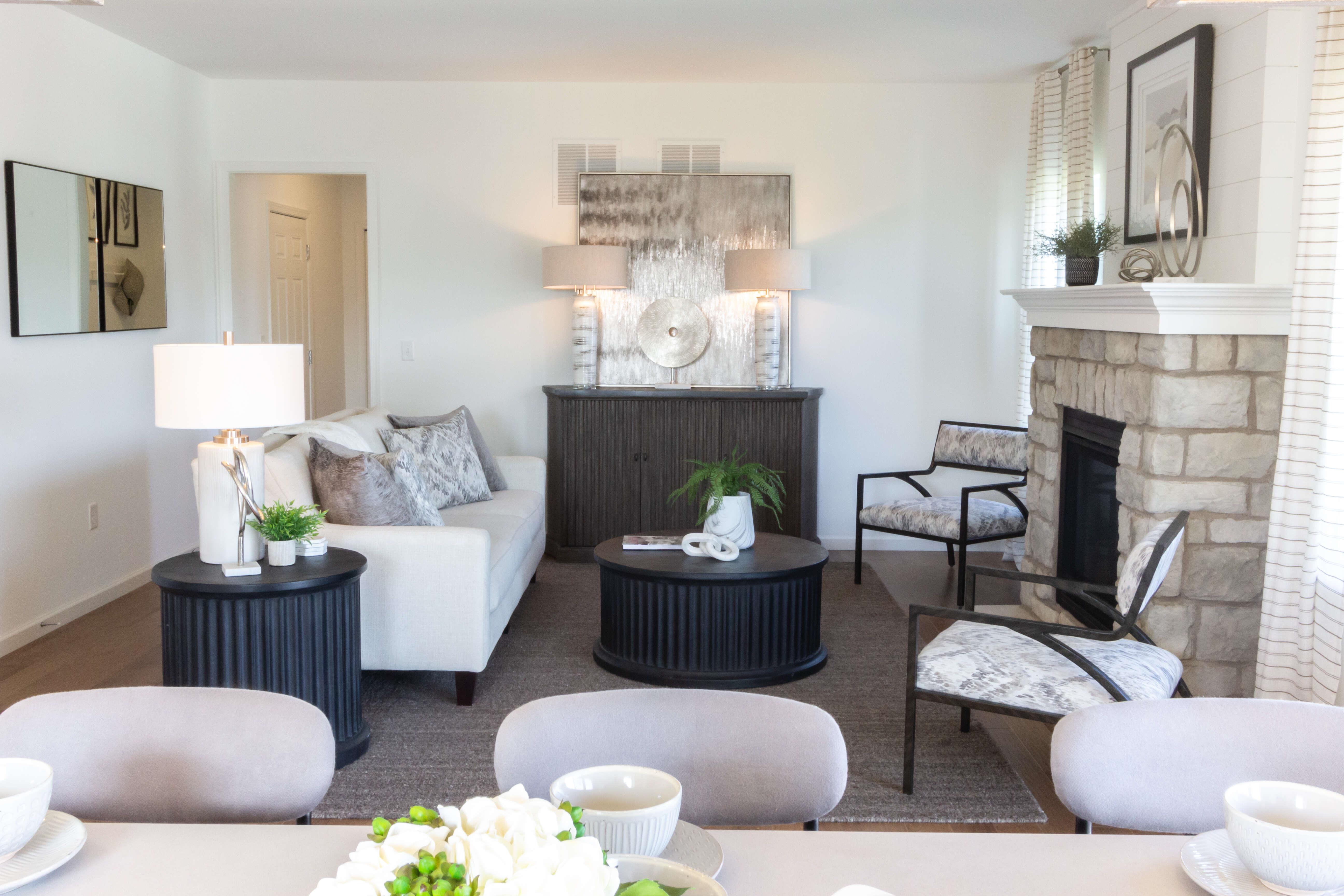 Fireplace fp3s (Stone Surround - Wrap-Around Mantel & Shiplap to 10ft Clg)