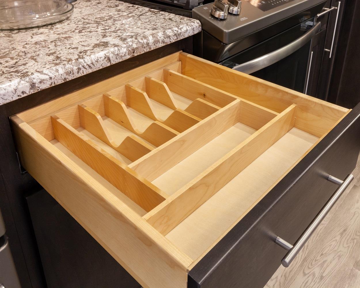 Woodmont Wood Cutlery / Flatware Divider, 21-24 inch